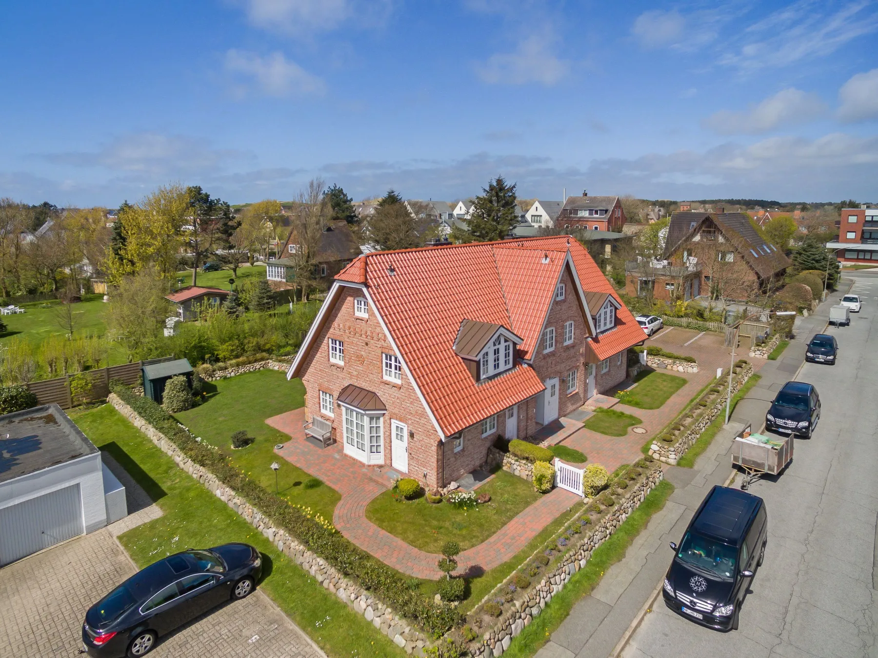In zentraler und ruhiger Lage gelegenes 3-Raum Appartement im OG- und DG