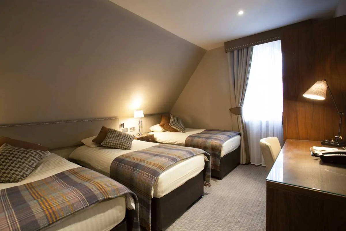 Triple tower room