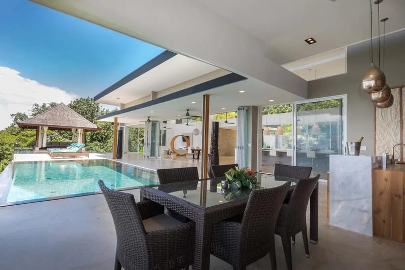 Expansive 5BR Villa w/ Ocean & Jungle Views