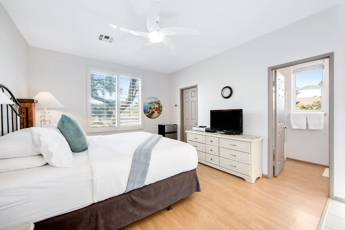 Whitehawk At Palm Desert