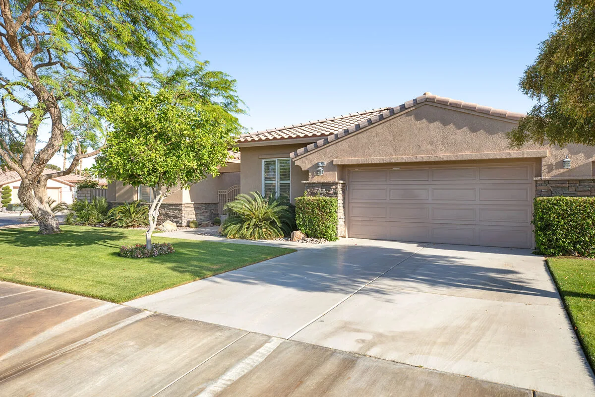 Whitehawk At Palm Desert
