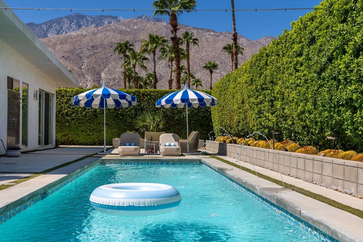 Modern Desert Oasis