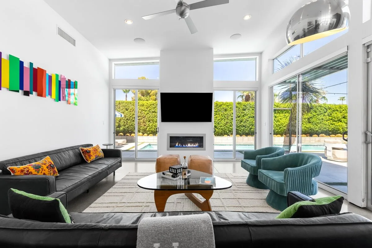 Modern Desert Oasis