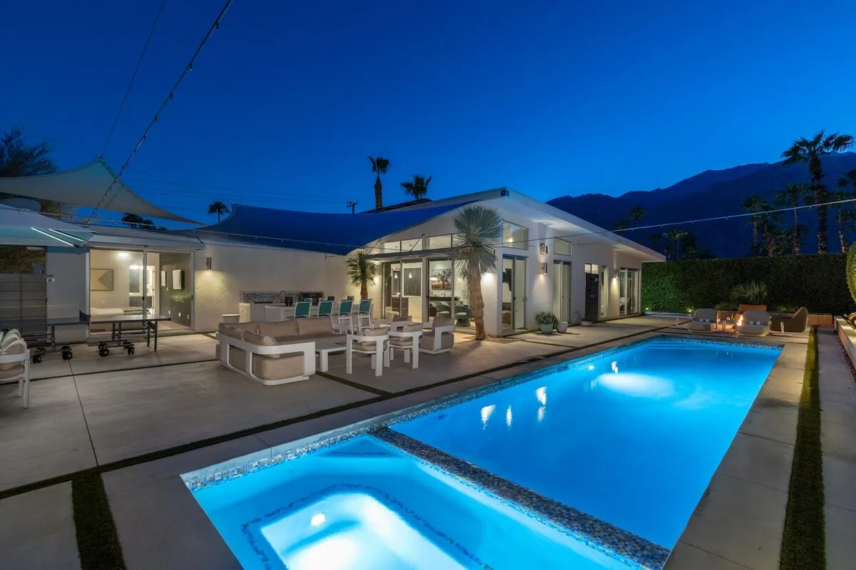 Modern Desert Oasis