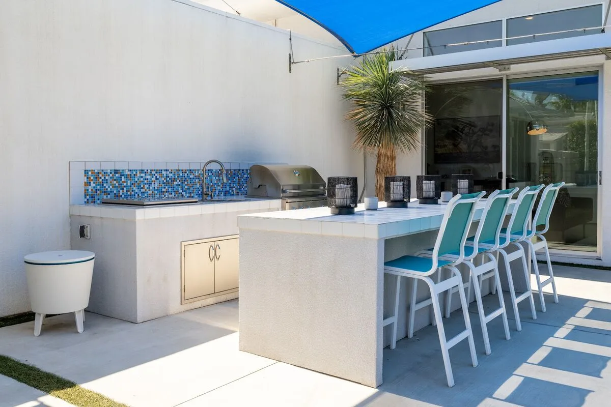 Modern Desert Oasis