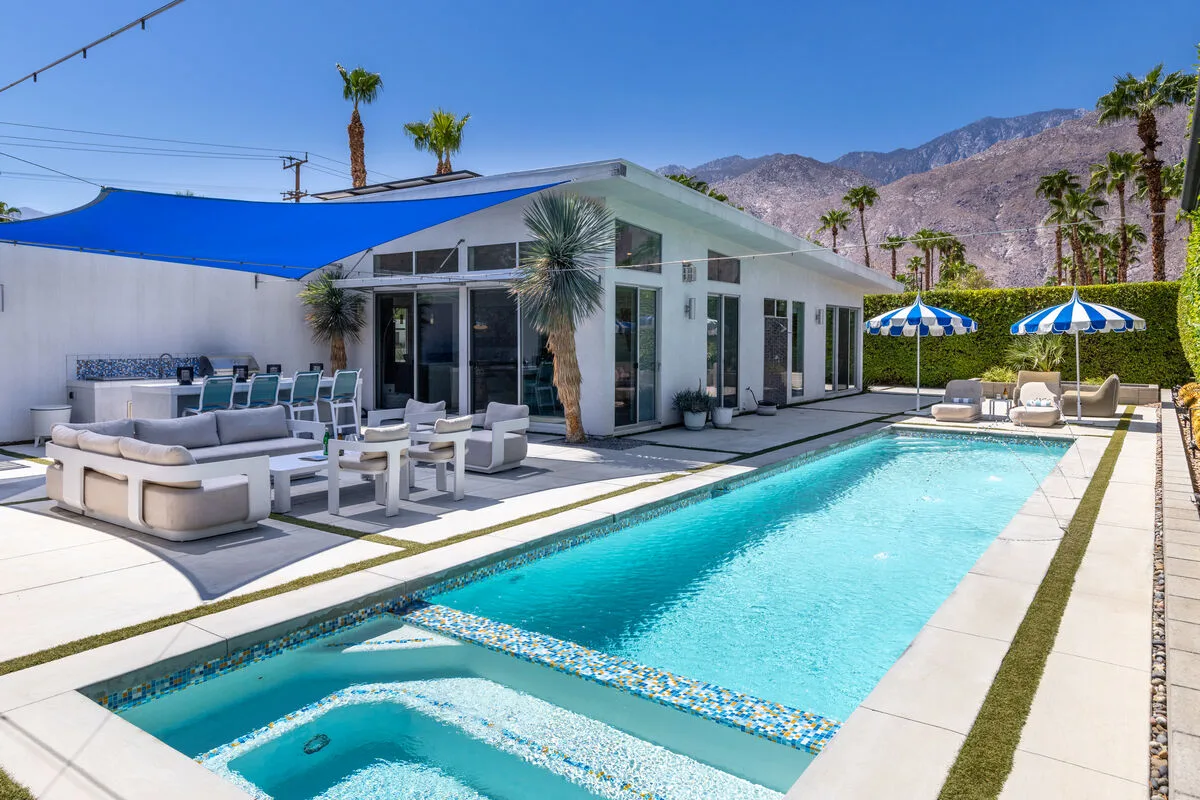 Modern Desert Oasis