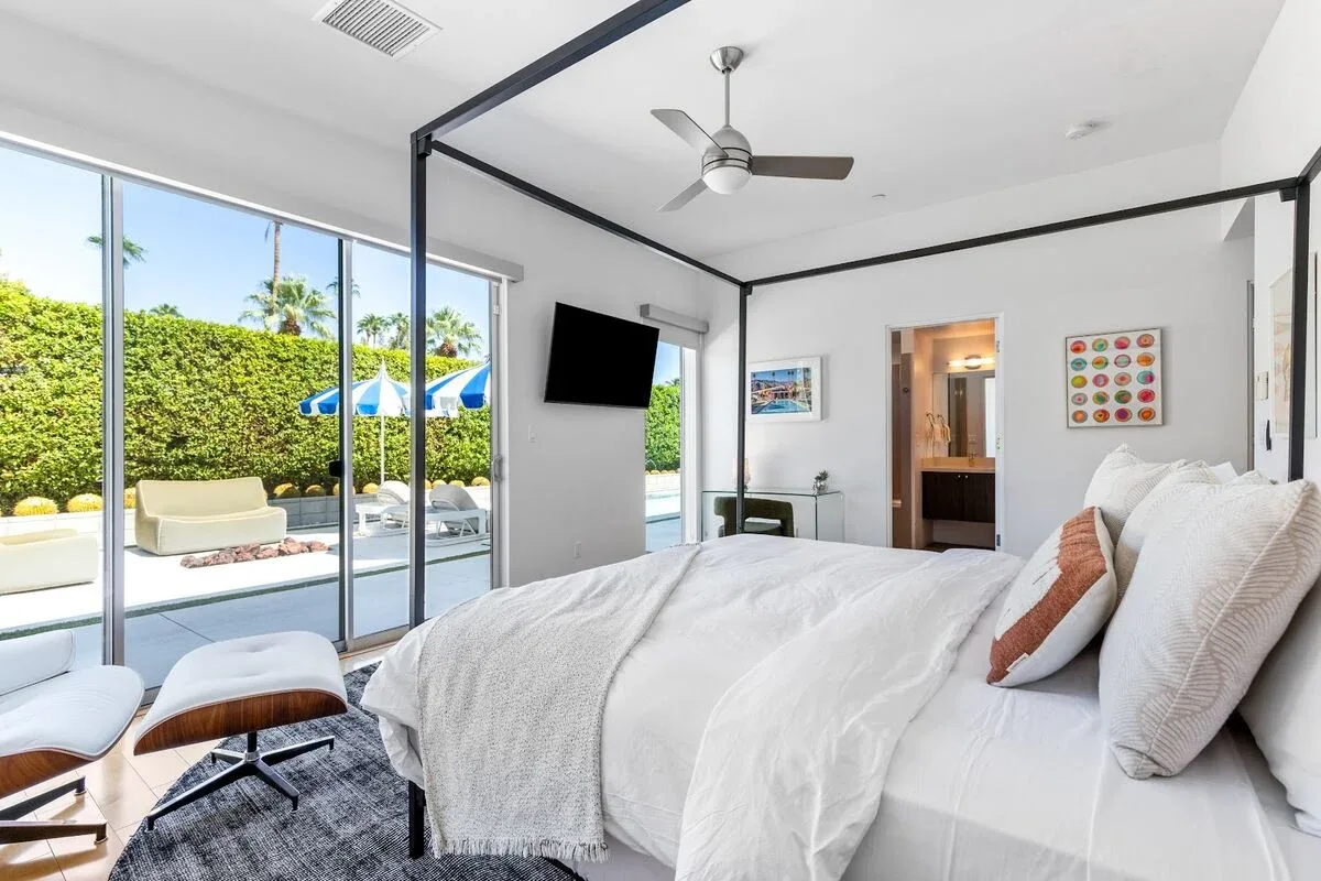 Modern Desert Oasis