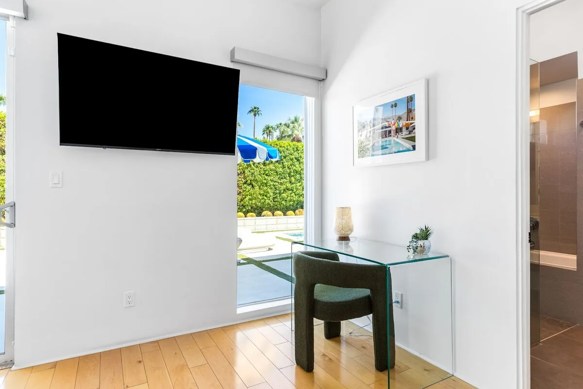 Modern Desert Oasis