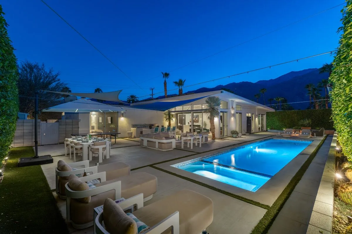 Modern Desert Oasis