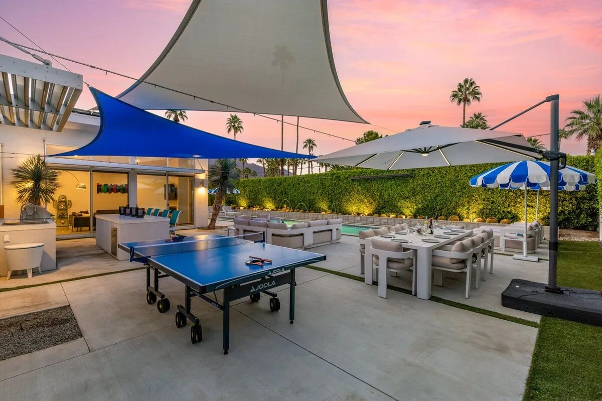Modern Desert Oasis