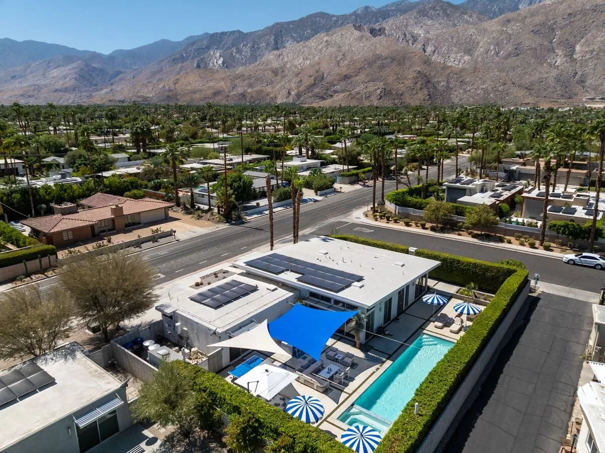 Modern Desert Oasis