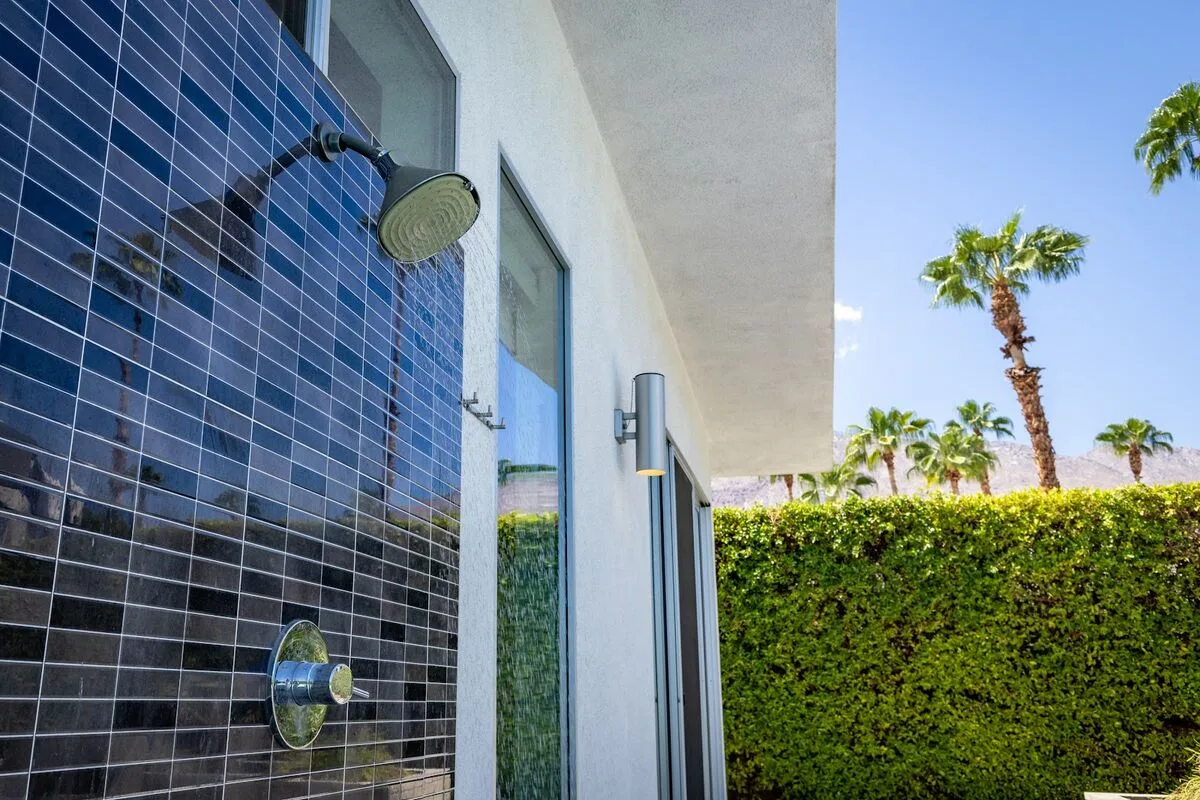 Modern Desert Oasis