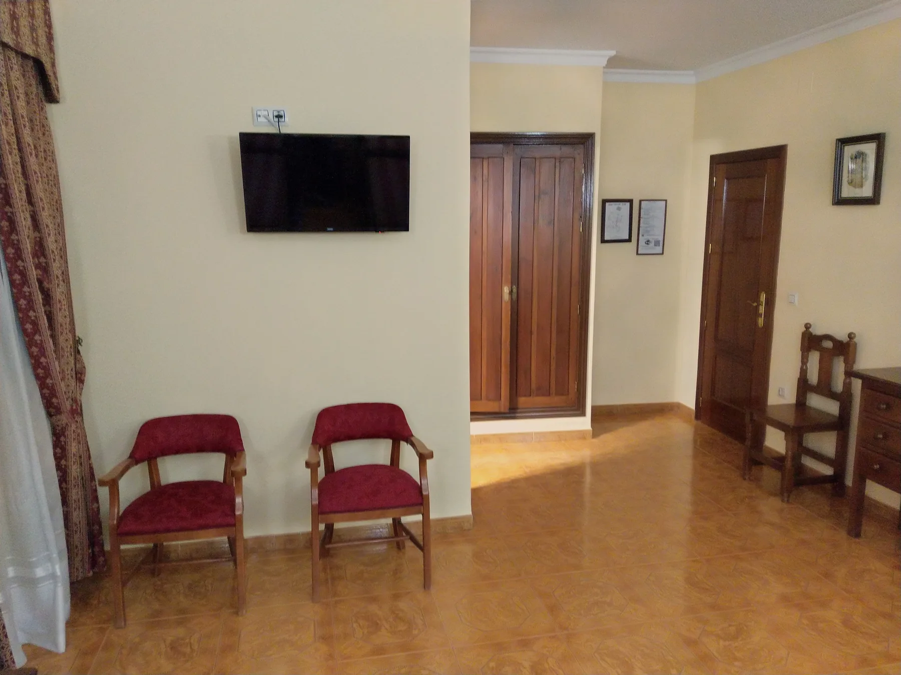 Triple or family room