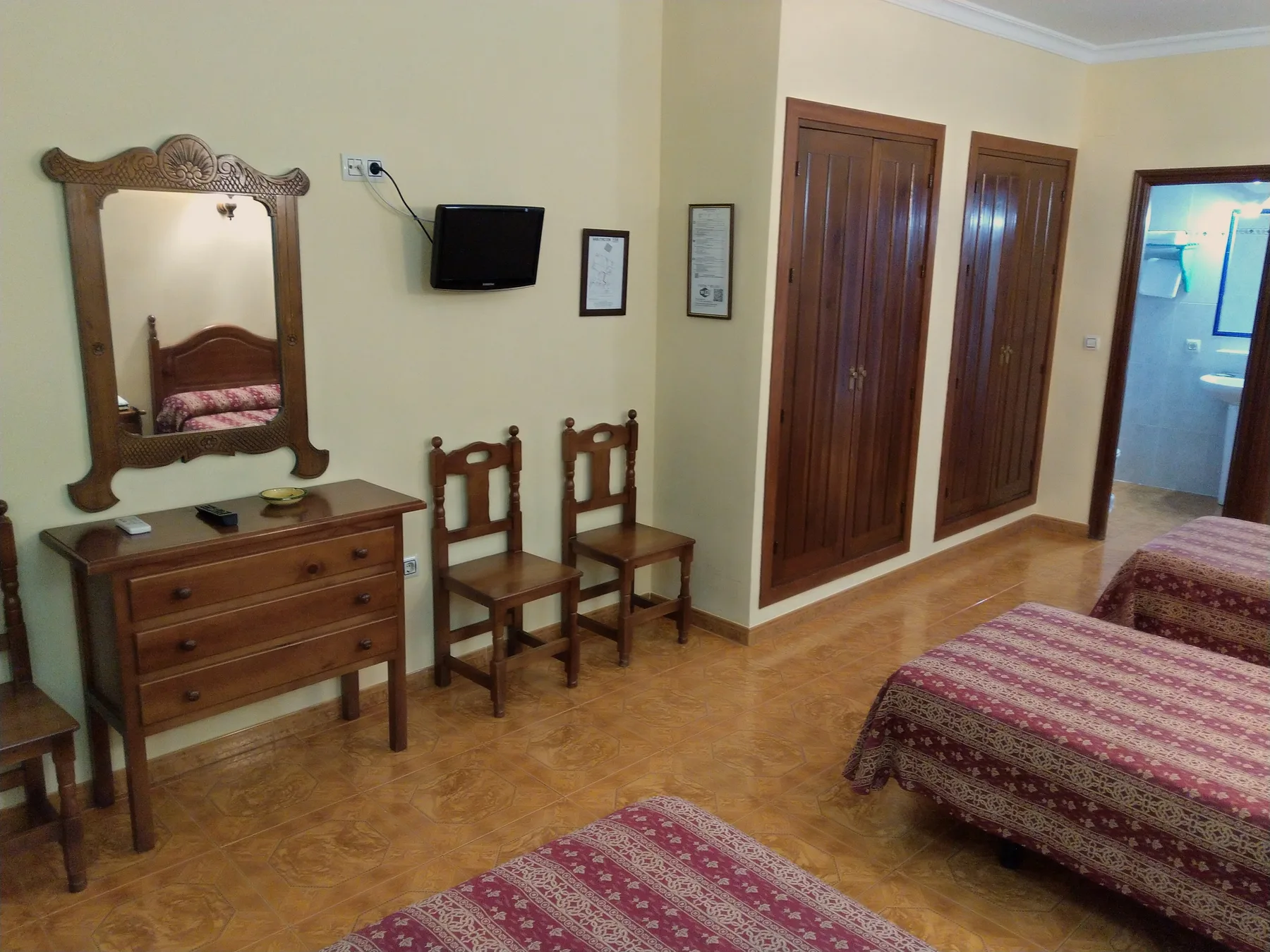 Quadruple or family room