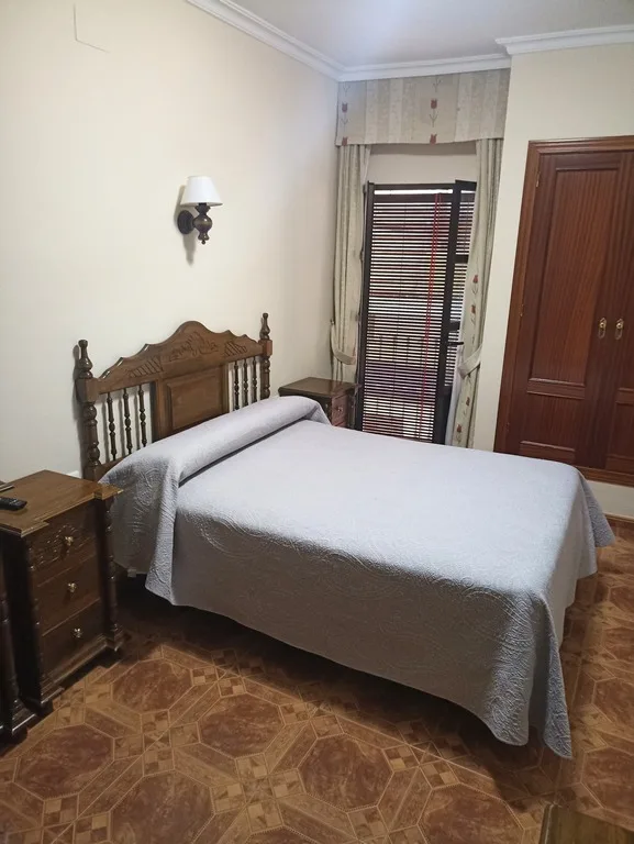 Double room with a double bed