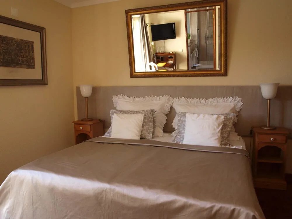 Yasmin room