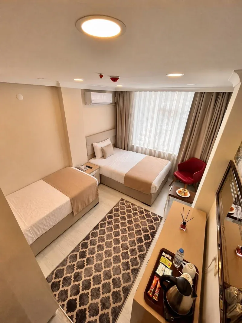 Standard twin room with sea view