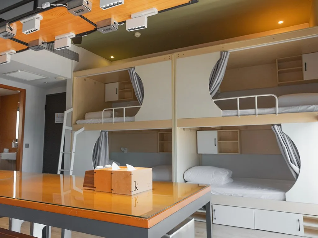 Habitación para mochileros con vistas al mar