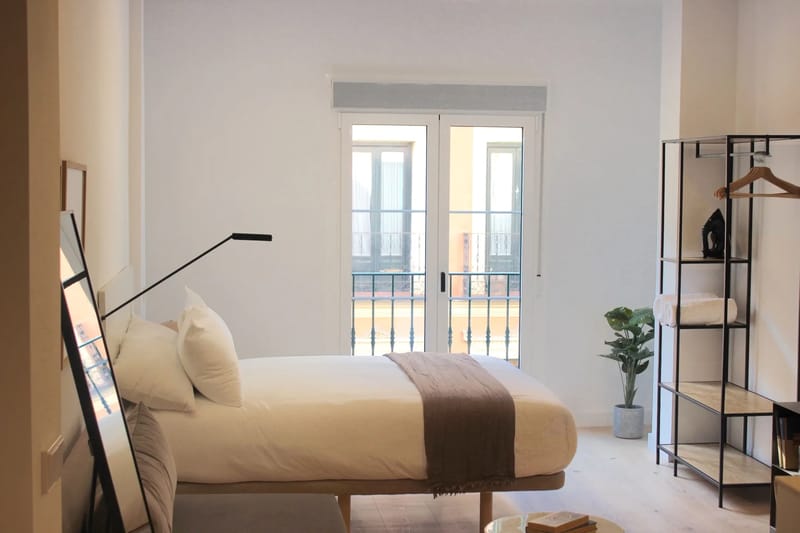 Airy 1BR w/ Balcony in Central Madrid