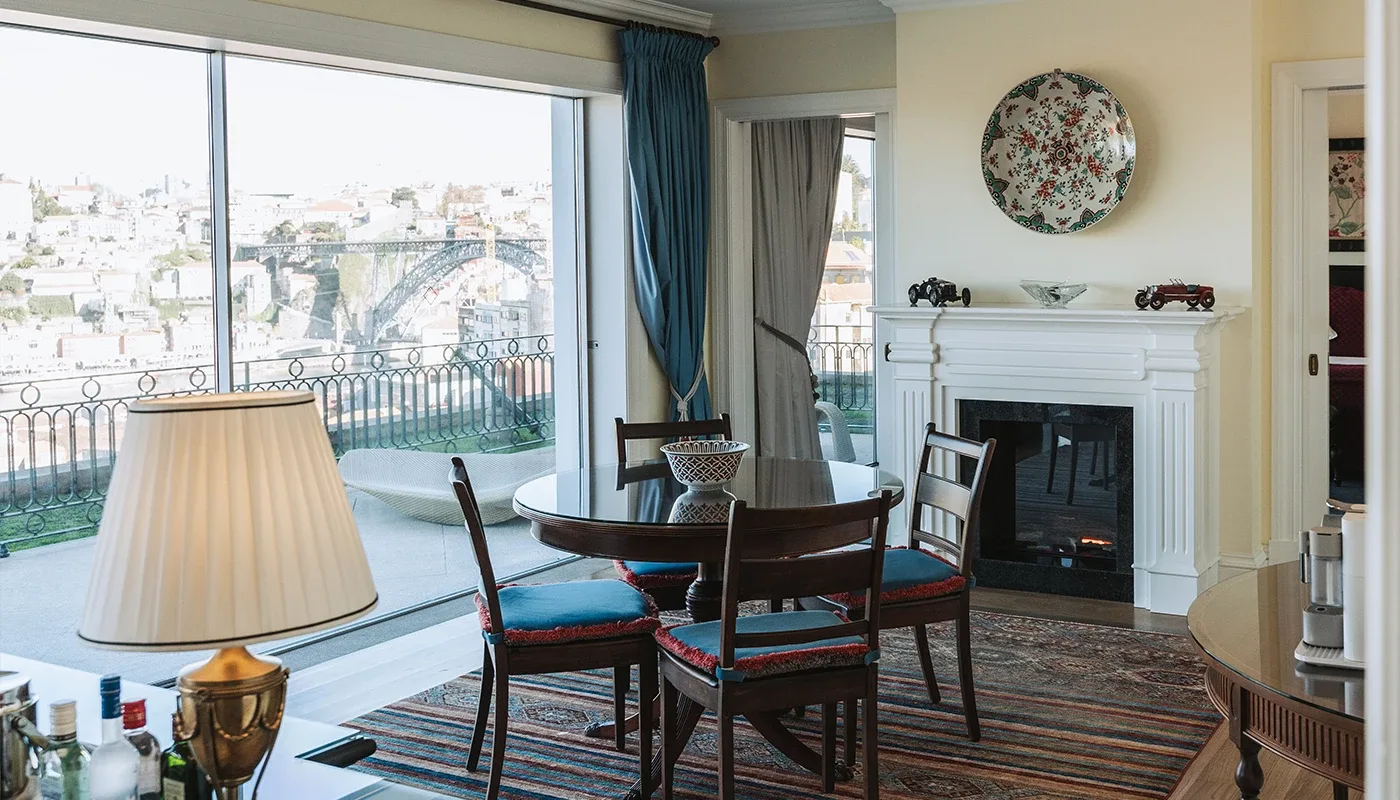 Rooms & Suites