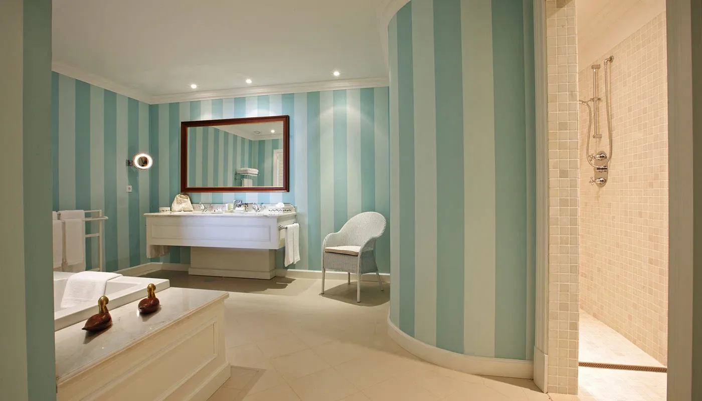 Rooms & Suites