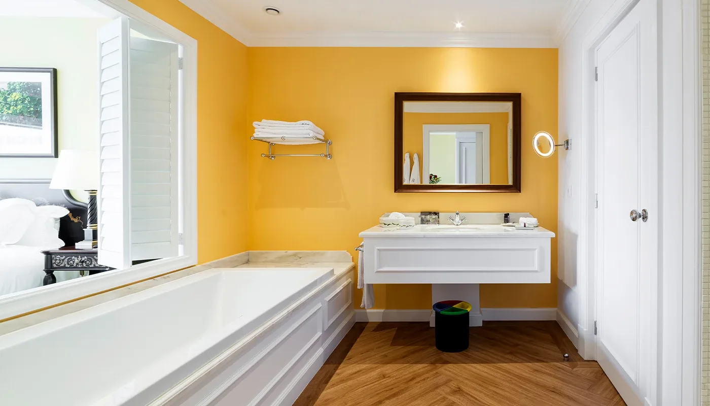 Rooms & Suites