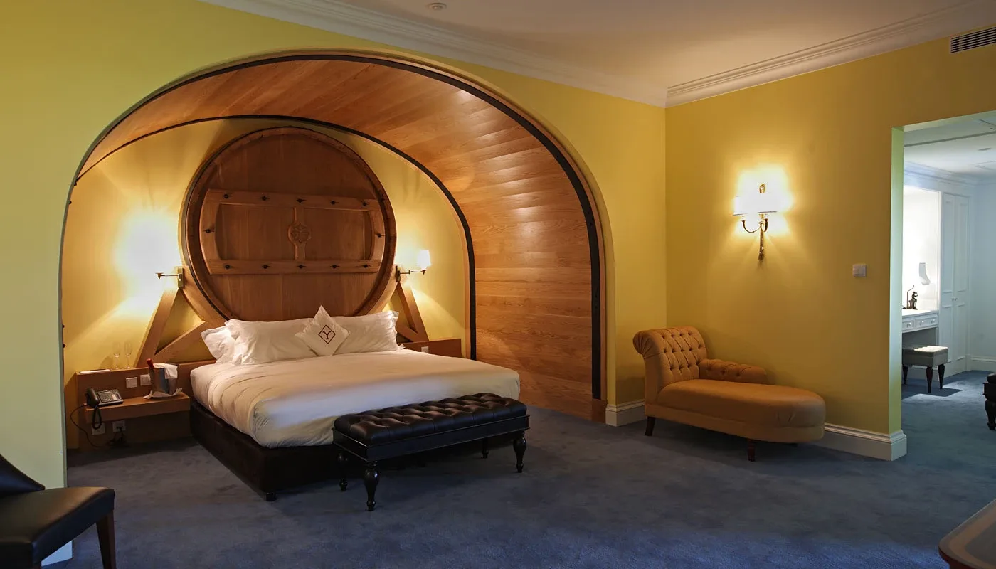Rooms & Suites