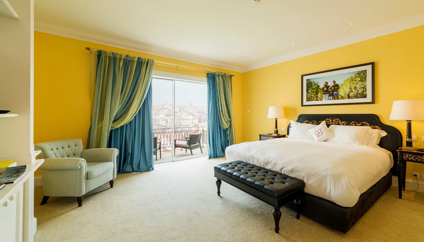 Rooms & Suites
