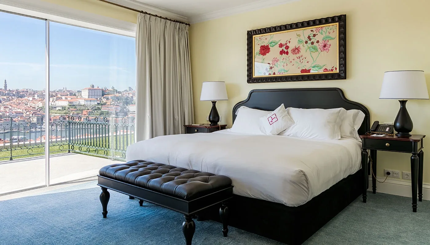Rooms & Suites
