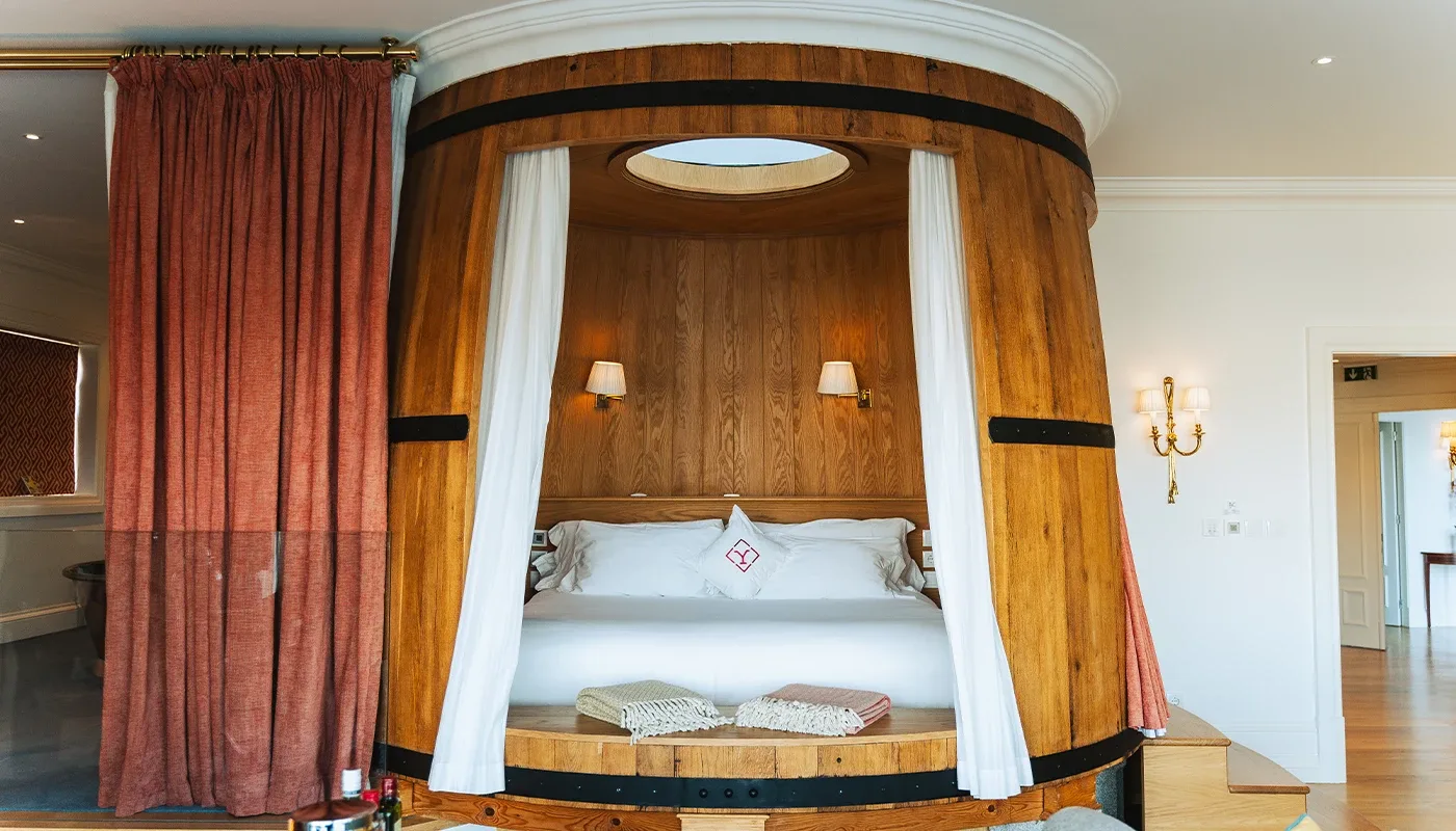 Rooms & Suites