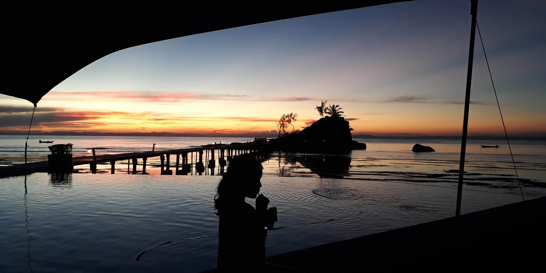 Piscina al atardecer