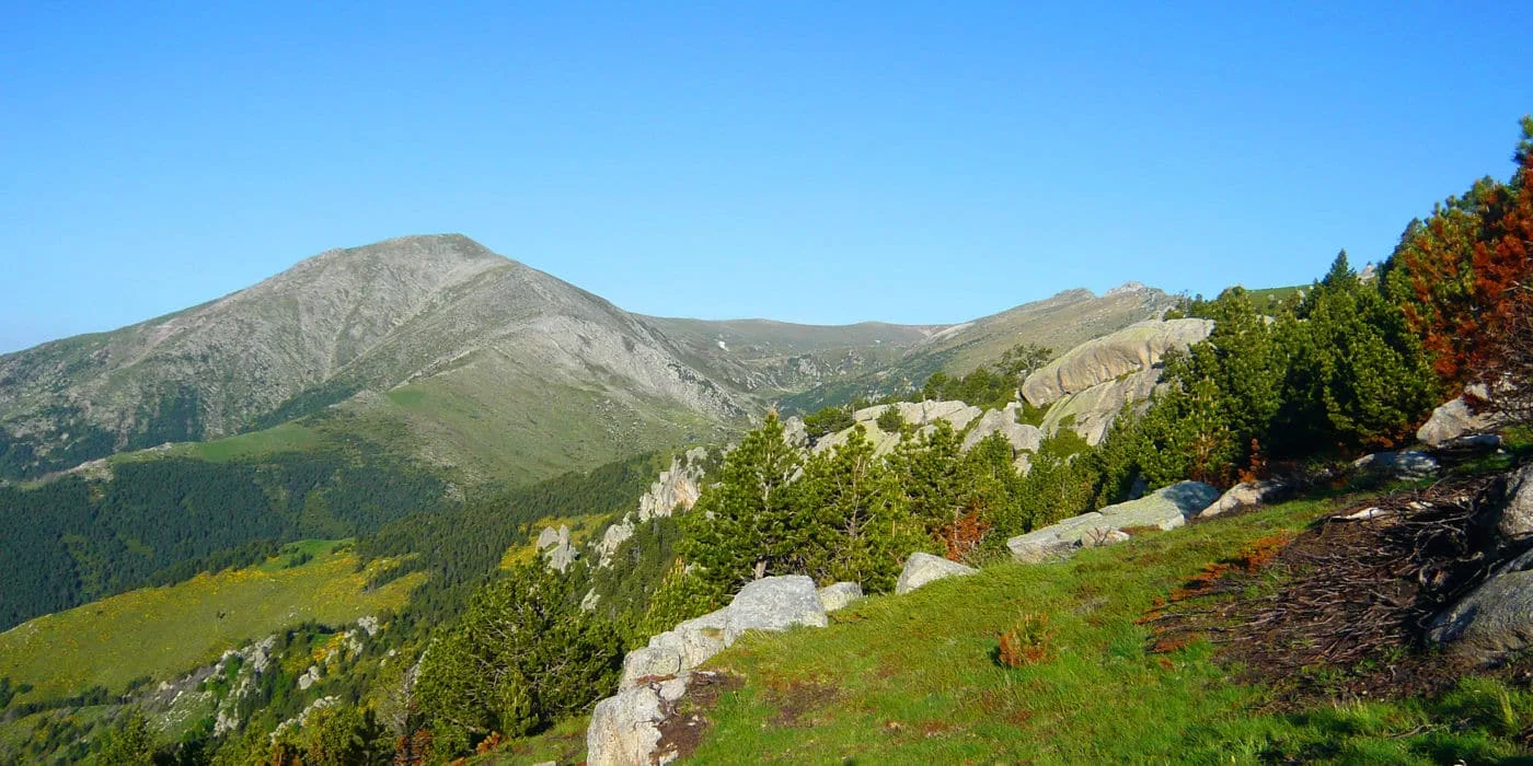 Hotel Le Bellevue and surrounding mountains