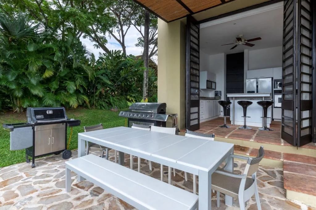Majestic 4BR Villa w/ Pool at Mesa de Yeguas