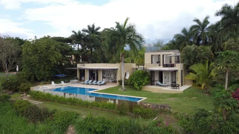 Majestic 4BR Villa w/ Pool at Mesa de Yeguas
