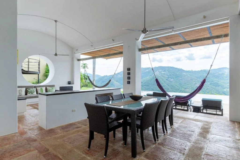 Majestic 4BR Villa w/ Pool at Mesa de Yeguas