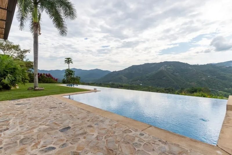 Majestic 4BR Villa w/ Pool at Mesa de Yeguas