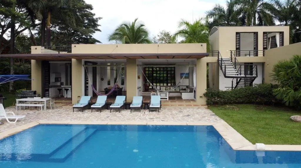 Majestic 4BR Villa w/ Pool at Mesa de Yeguas