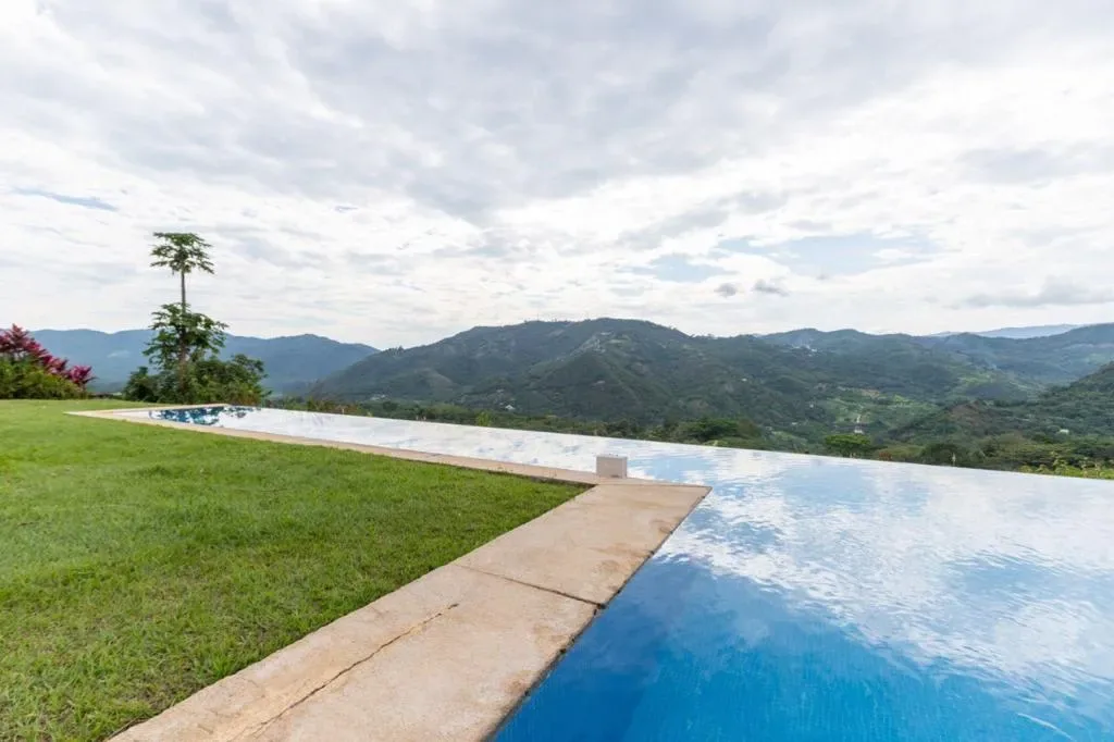 Majestic 4BR Villa w/ Pool at Mesa de Yeguas