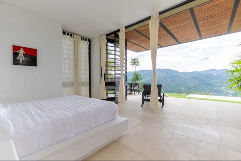 Majestic 4BR Villa w/ Pool at Mesa de Yeguas