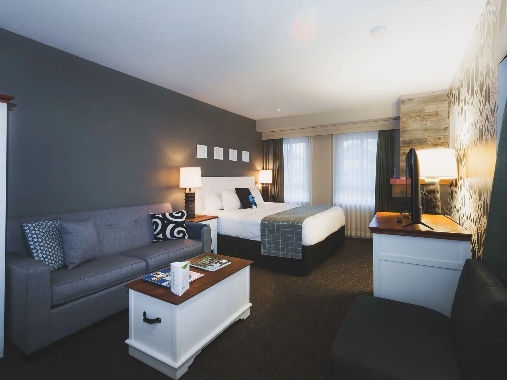 Interior del estudio Deluxe con cama king