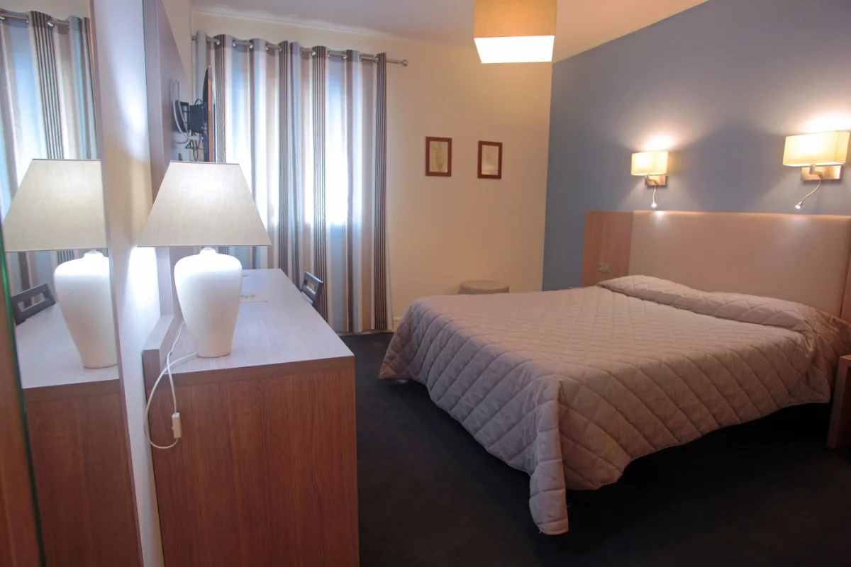 Habitación confort doble con bañera y ducha