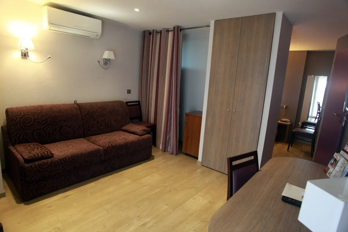Habitación confort cuádruple con ducha