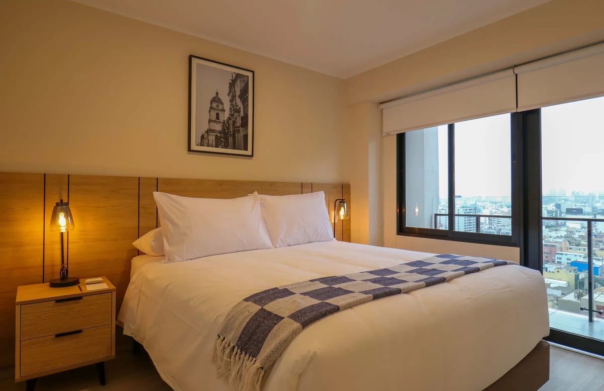 Vibrant 1BR w/ Balcony in Prime Miraflores