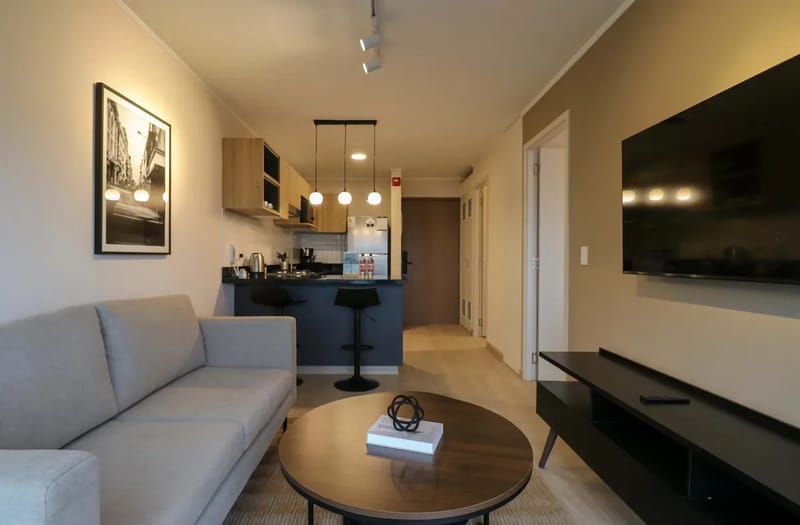 Vibrant 1BR w/ Balcony in Prime Miraflores