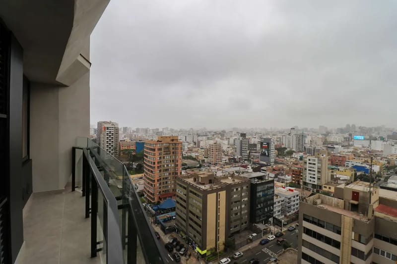 Vibrant 1BR w/ Balcony in Prime Miraflores