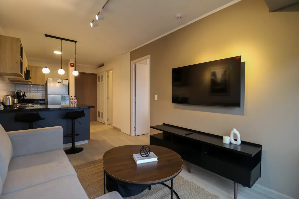 Vibrant 1BR w/ Balcony in Prime Miraflores