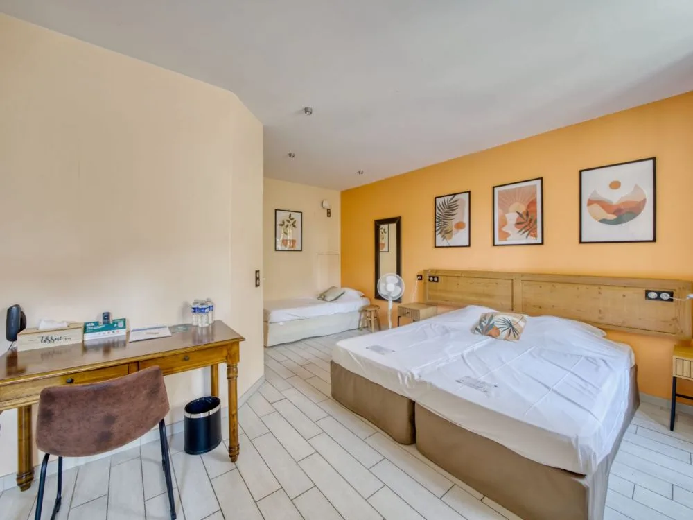 Guest room