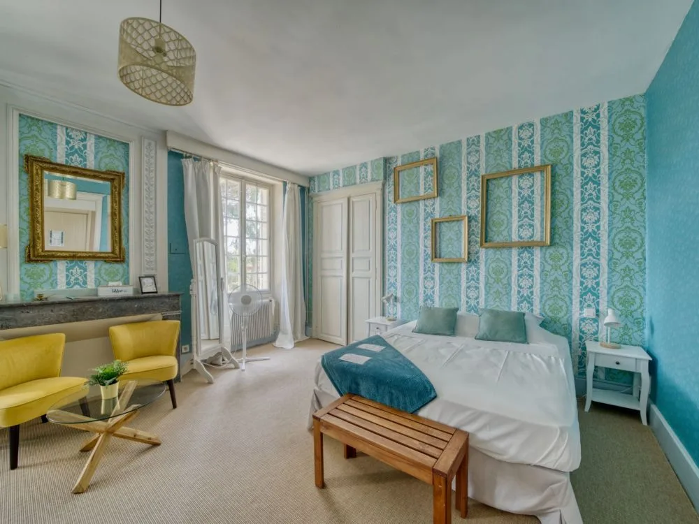 Guest room