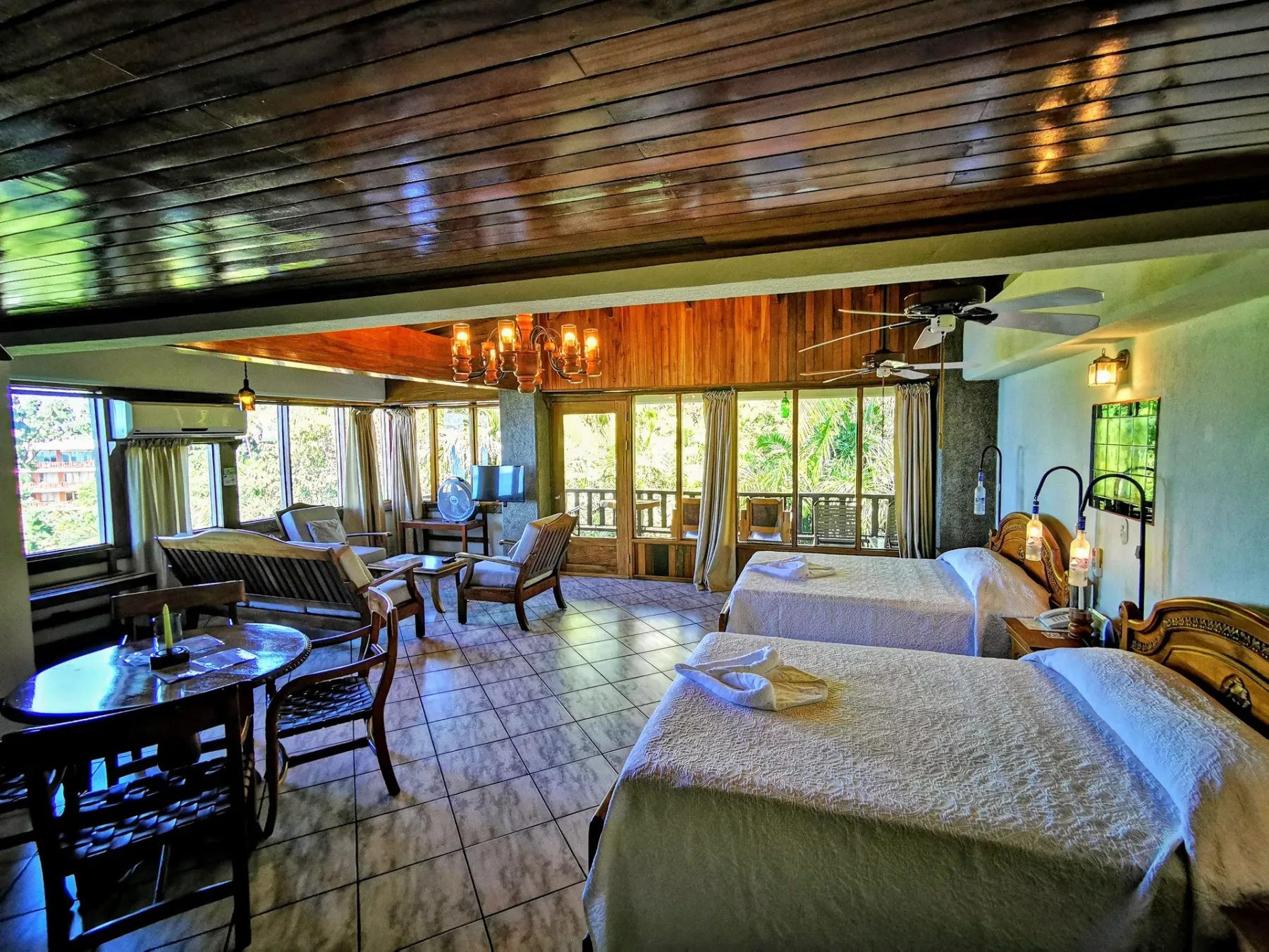 Costa Verde II Studio