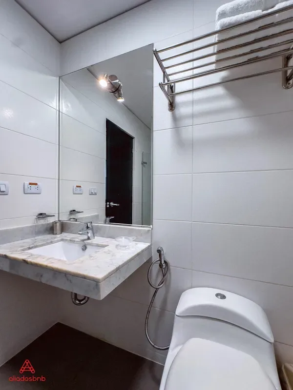 Charming 1BR at Miraflores - PRD 1502 A